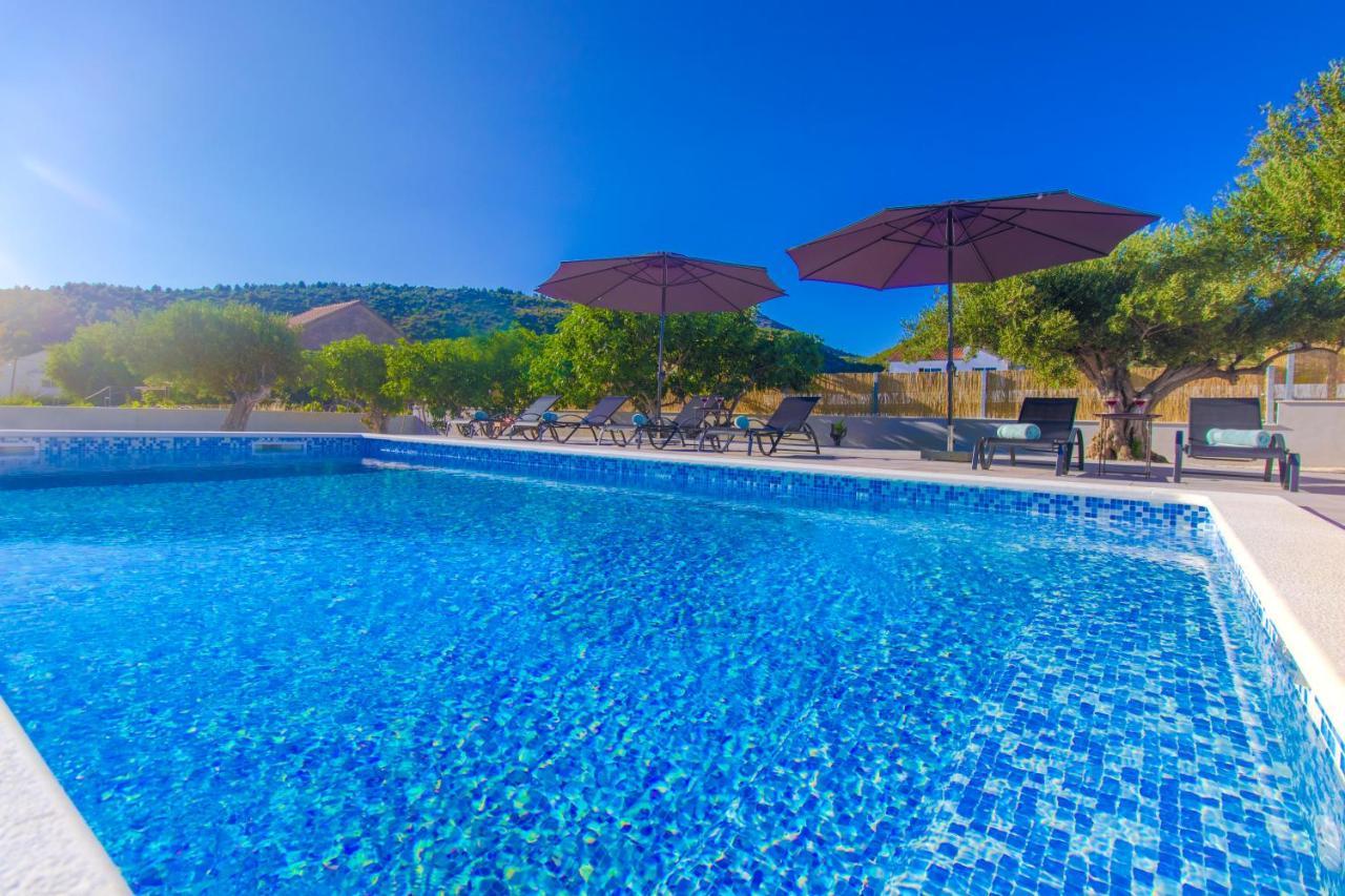 Dograde Villa Antonia With Heated Pool מראה חיצוני תמונה