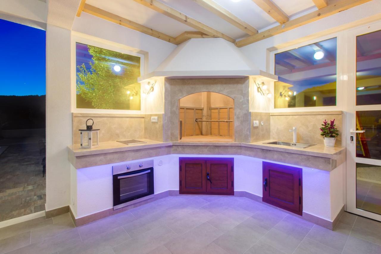 Dograde Villa Antonia With Heated Pool מראה חיצוני תמונה