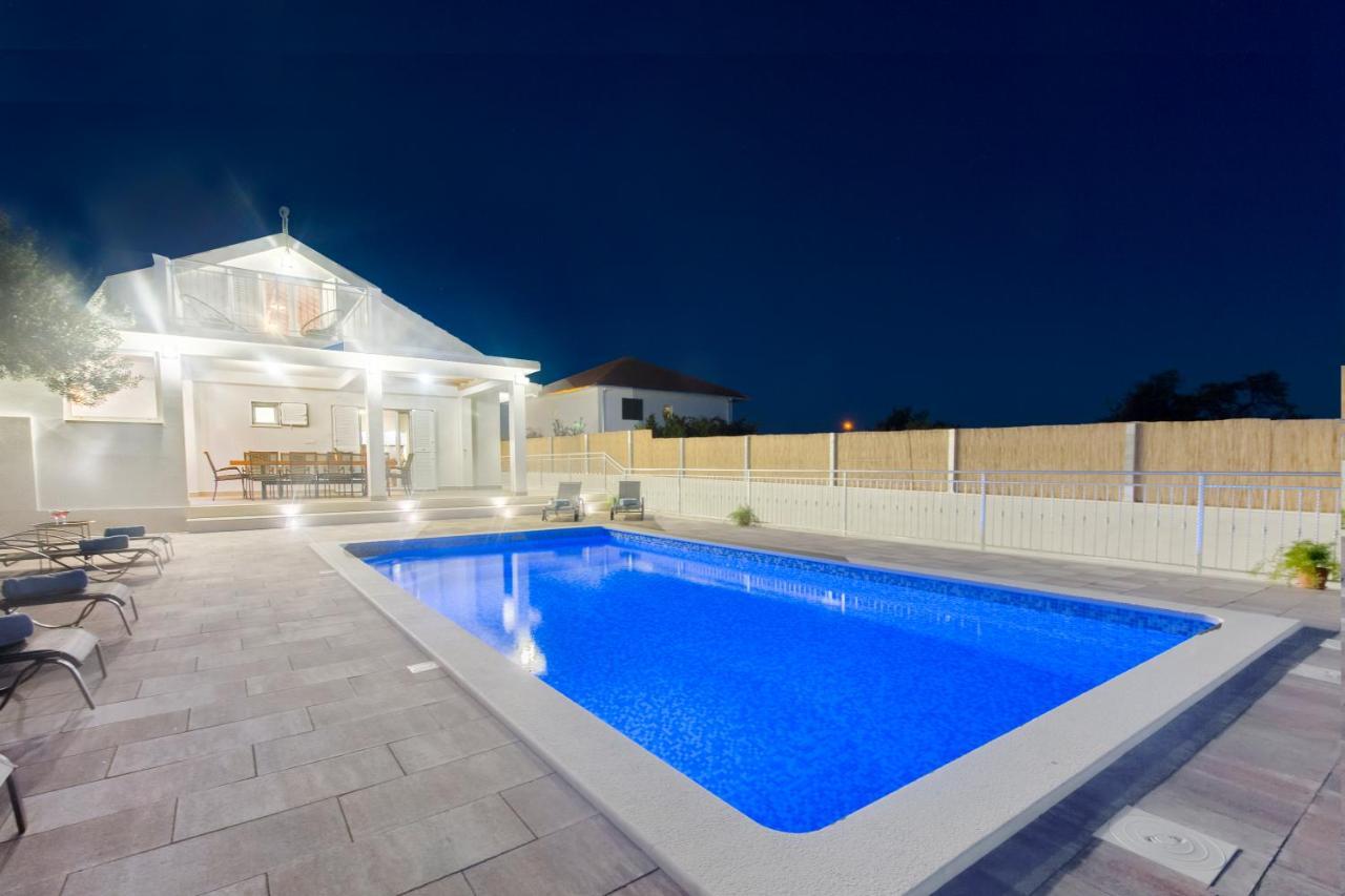 Dograde Villa Antonia With Heated Pool מראה חיצוני תמונה
