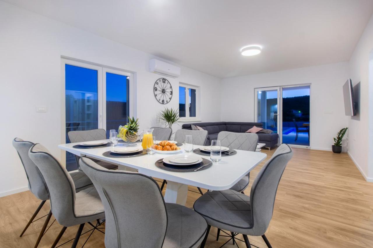 Dograde Villa Antonia With Heated Pool מראה חיצוני תמונה