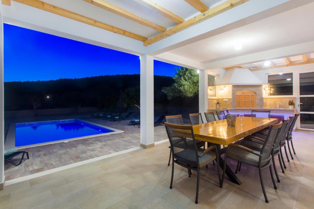 Dograde Villa Antonia With Heated Pool מראה חיצוני תמונה