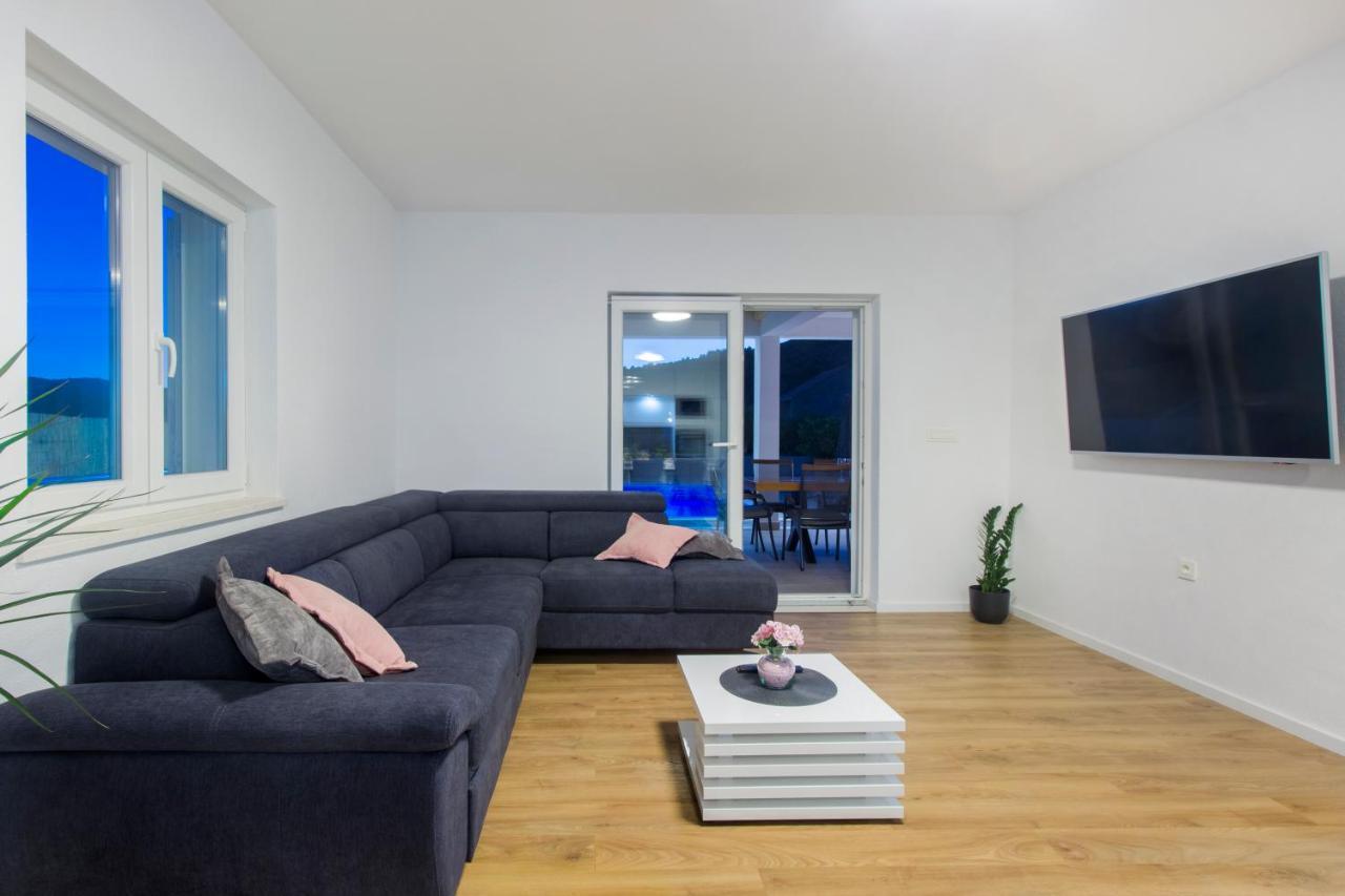 Dograde Villa Antonia With Heated Pool מראה חיצוני תמונה